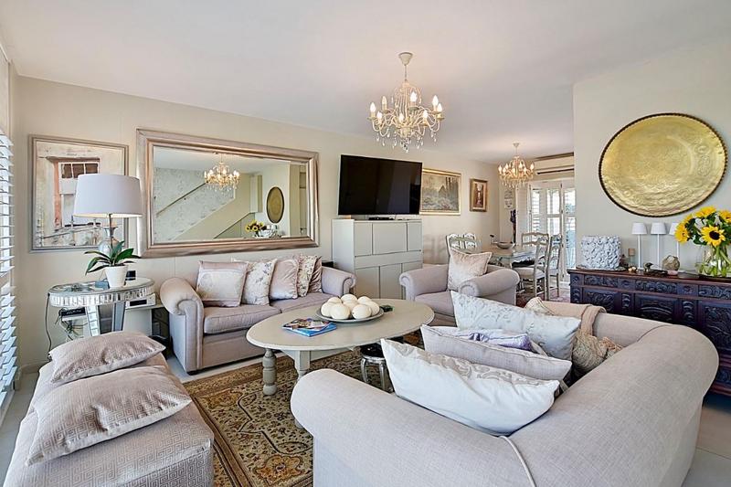 1 Bedroom Property for Sale in Bloubergstrand Western Cape